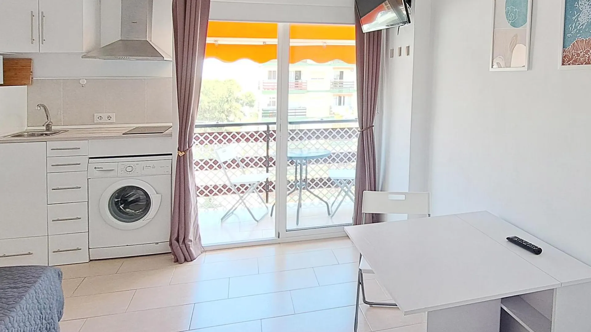 Naciones Yellow Sun Studio Benalmadena Apartment